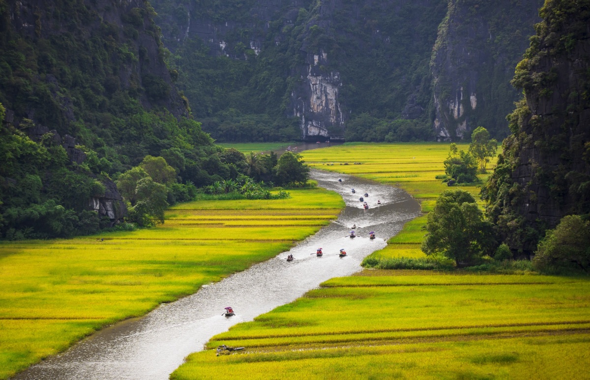 DAY 14: Ninh Binh – Mua Cave (B, L)